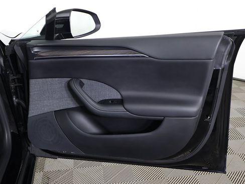 Used 2022 Tesla Model S image 28