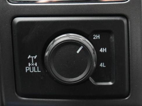 Certified 2017 Ford F150 XLT w/ Equipment Group 302A Luxury image 28