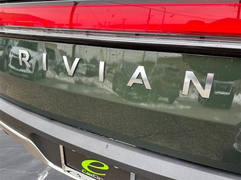 Used 2025 Rivian R1T Adventure image 8