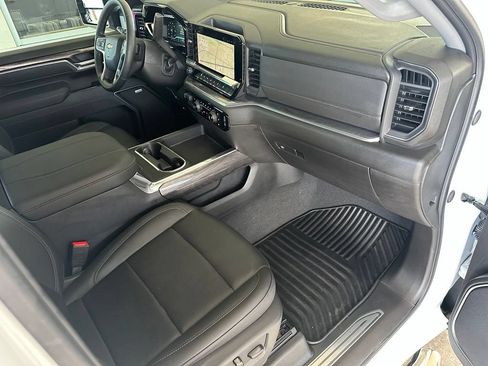 Used 2025 Chevrolet Silverado 2500 LTZ w/ LTZ Convenience Package AWD/4WD image 39