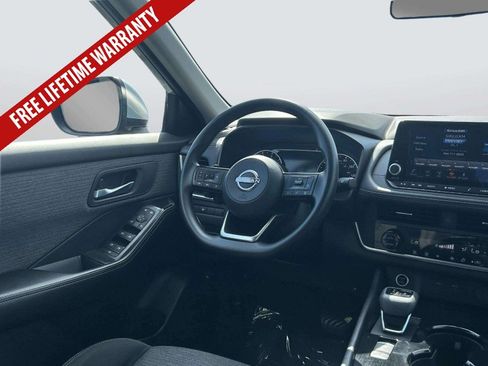Used 2023 Nissan Rogue SV AWD/4WD image 16