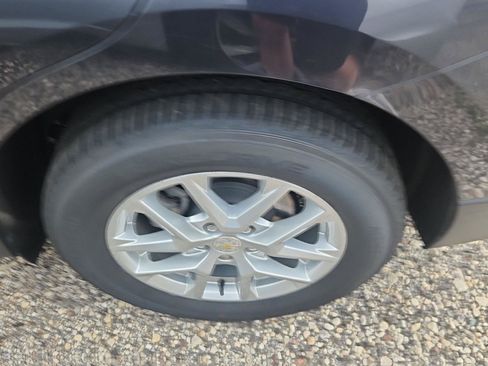 Used 2022 Chevrolet Equinox LS AWD/4WD image 7