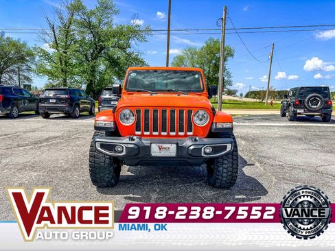 Used 2020 Jeep Wrangler Unlimited Sahara w/ Uconnect 4C Nav & Sound Group AWD/4WD image 2