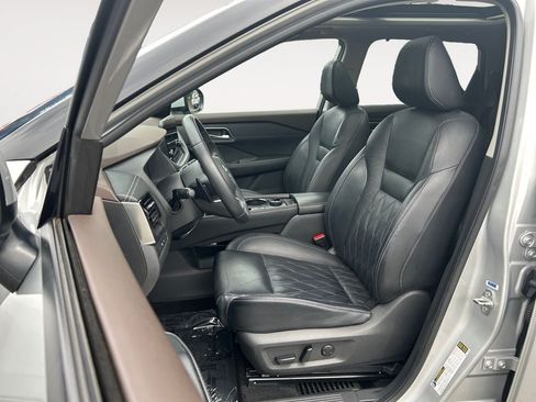 Used 2021 Nissan Rogue Platinum AWD/4WD image 7