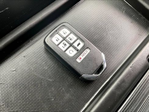 Used 2023 Honda Odyssey Touring image 34