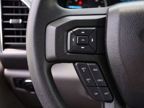 Used 2017 Ford F150 XLT AWD/4WD image 11