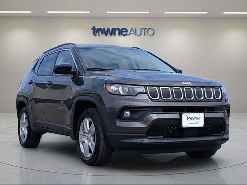 Used 2022 Jeep Compass Latitude w/ Convenience Group AWD/4WD image 7