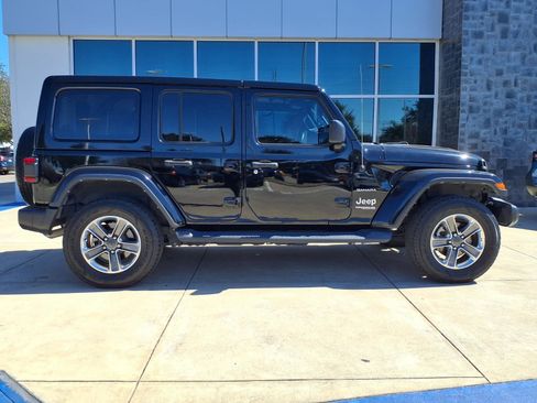 Used 2021 Jeep Wrangler Unlimited Sahara image 25