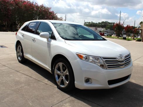 Used 2009 Toyota Venza w/ Comfort Pkg FWD image 2