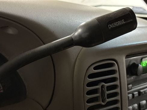 Used 2002 Ford F150 XLT AWD/4WD image 16