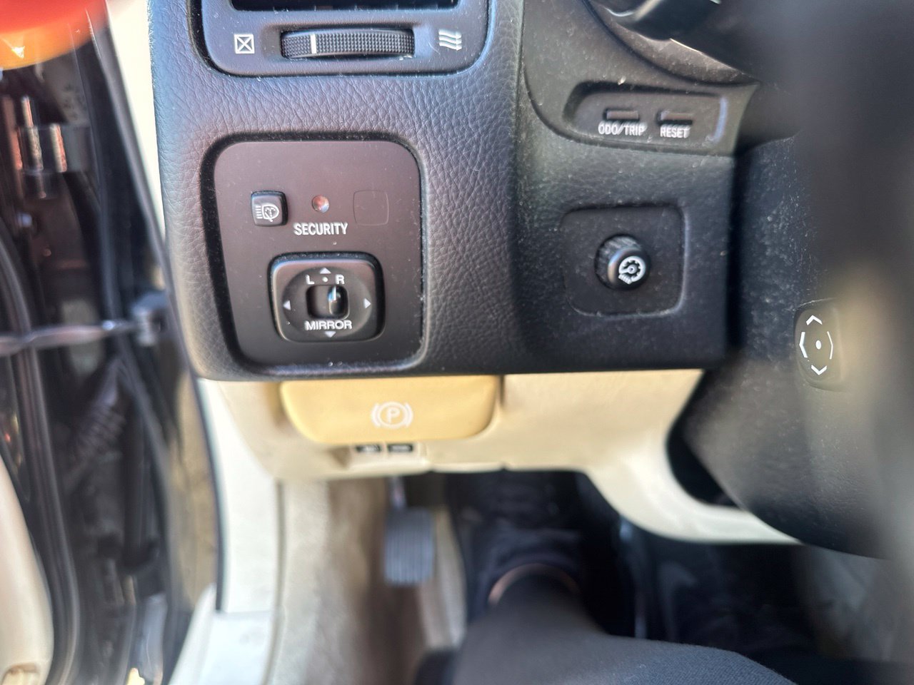 Used 2002 Lexus SC 430 Convertible RWD image 24