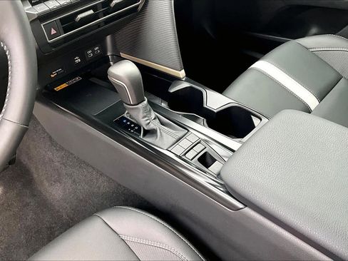 Used 2026 Toyota Camry SE w/ Multimedia Upgrade Package FWD image 15