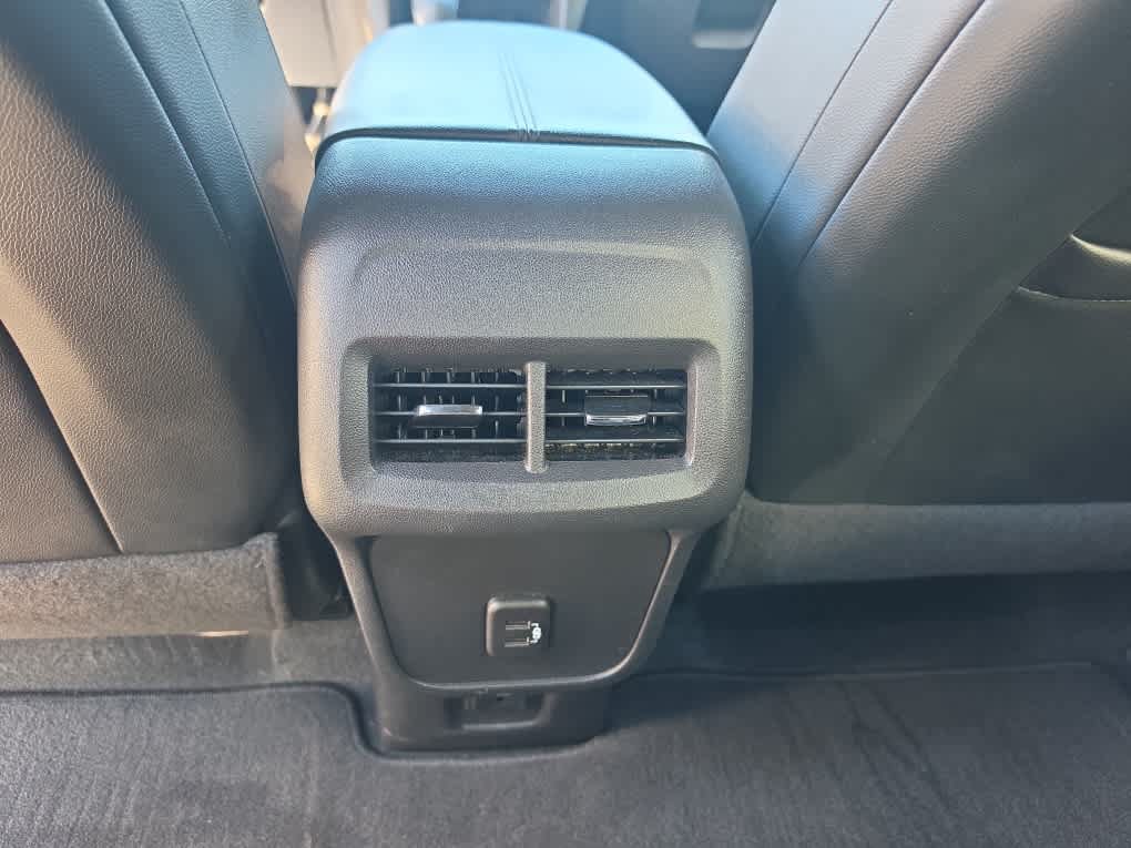 Used 2023 Chevrolet Equinox Premier AWD/4WD image 29