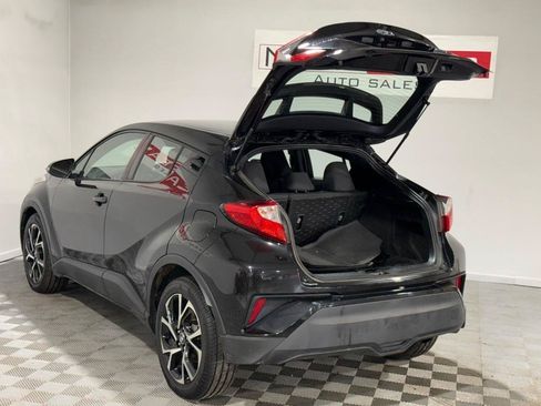 Used 2019 Toyota C-HR XLE FWD image 32