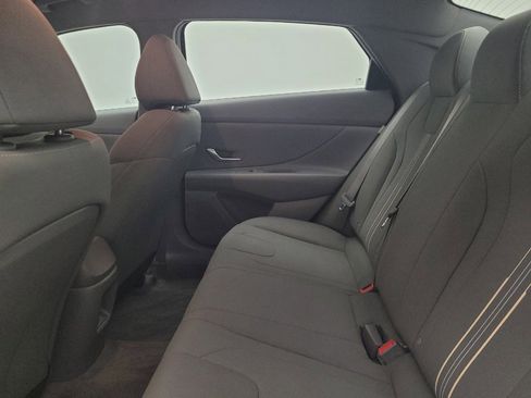 Used 2024 Hyundai Elantra SEL FWD image 18