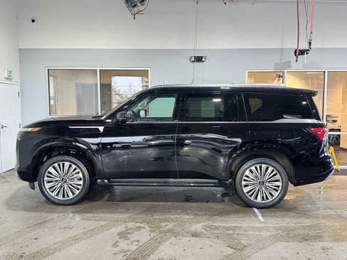 Certified 2025 INFINITI QX80 Luxe image 7
