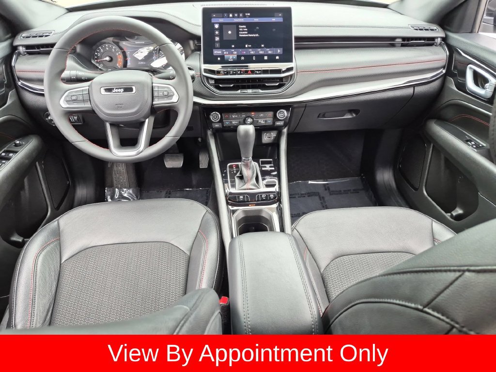 Used 2025 Jeep Compass Trailhawk AWD/4WD image 24