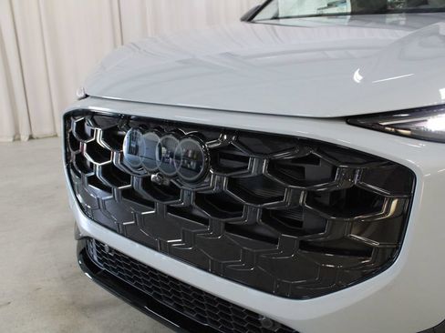 New 2026 Audi Q3 quattro 2.0T AWD/4WD image 33