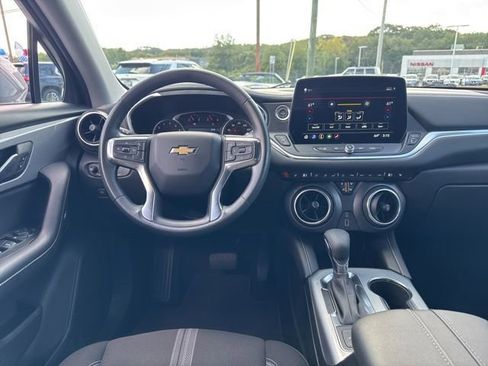 Used 2025 Chevrolet Blazer LT AWD/4WD image 21