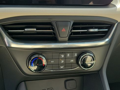 Used 2024 Buick Encore GX Preferred FWD image 27