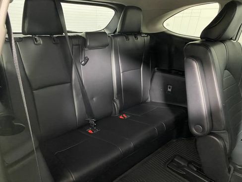 Certified 2021 Toyota Highlander XLE AWD/4WD image 11