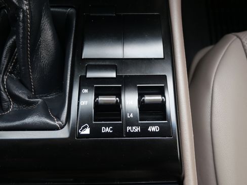 Used 2020 Lexus GX 460 Premium image 32