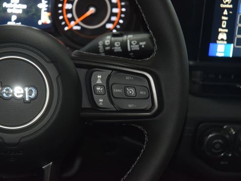 Used 2026 Jeep Wrangler Unlimited Rubicon w/ Safety Group AWD/4WD image 41