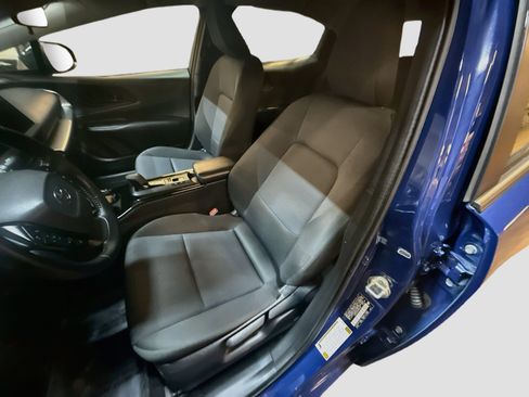 Used 2025 Toyota Prius LE FWD image 13