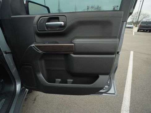 Used 2022 Chevrolet Silverado 1500 LT image 19