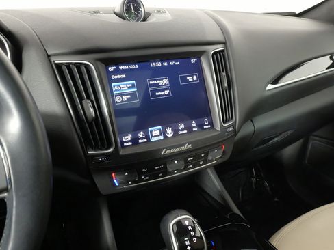 Used 2018 Maserati Levante image 47