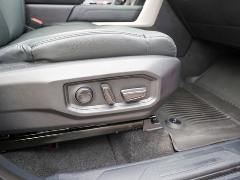 Used 2025 Toyota Tundra Limited image 35