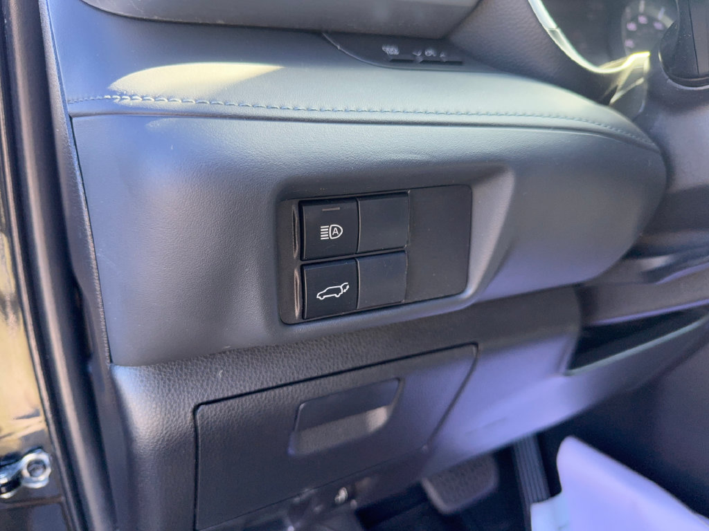 Used 2022 Toyota Highlander XLE AWD/4WD image 15