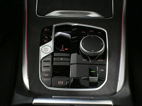 Used 2026 BMW X5 xDrive50e w/ M Sport Package image 26