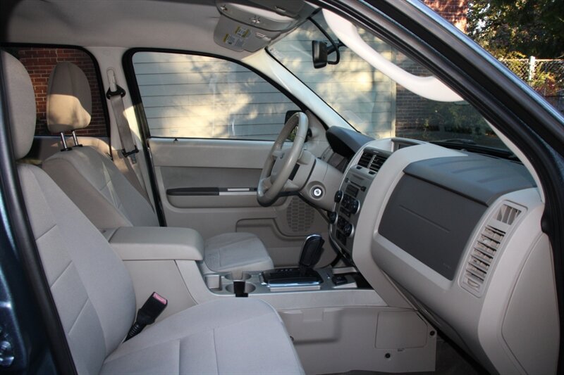 Used 2011 Ford Escape 2WD Hybrid image 13