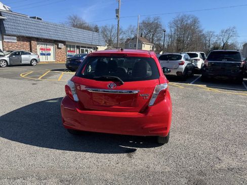 Used 2014 Toyota Yaris LE image 25