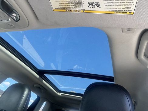 Used 2019 Jeep Compass Latitude w/ Cold Weather Group image 18