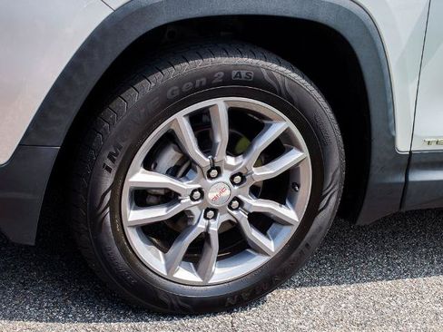 Used 2022 GMC Terrain SLT AWD/4WD image 5