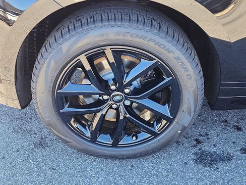 New 2026 Land Rover Range Rover Velar Dynamic SE image 9