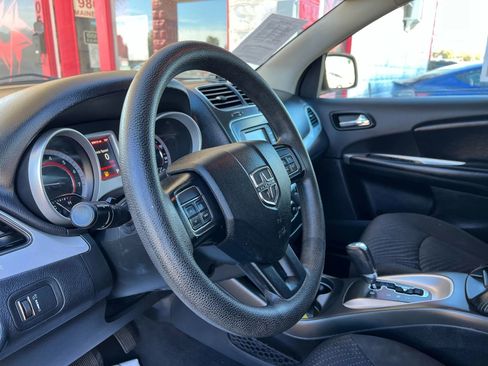 Used 2017 Dodge Journey SE image 9