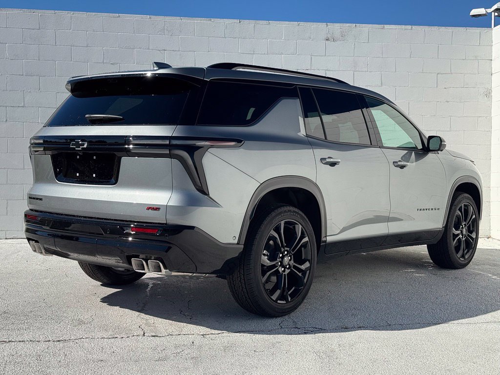New 2027 Chevrolet Traverse RS w/ LPO, Floor Liner Package FWD image 12
