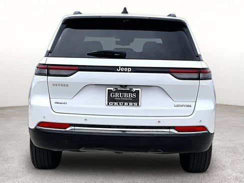 Used 2023 Jeep Grand Cherokee Limited w/ Luxury Tech Group II AWD/4WD image 4