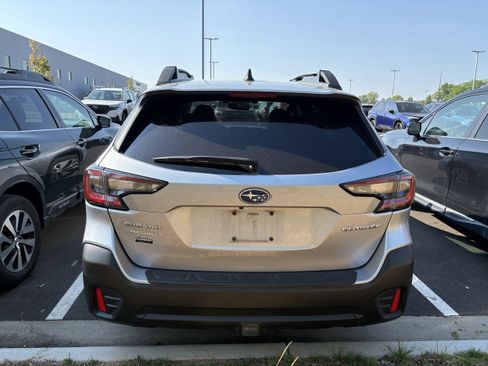 Used 2022 Subaru Outback Premium AWD/4WD image 5