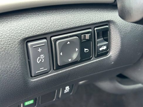 Used 2019 Nissan Sentra SV FWD image 19