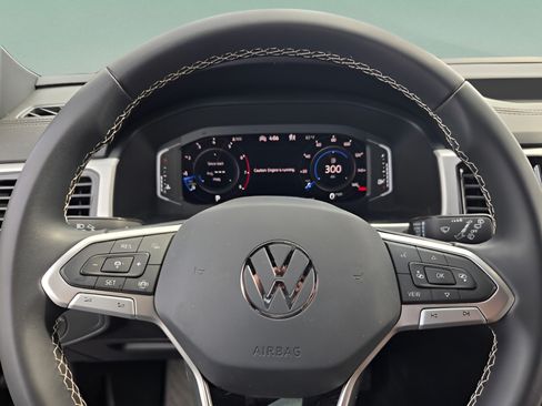 Certified 2023 Volkswagen Atlas Cross Sport SE AWD/4WD image 28