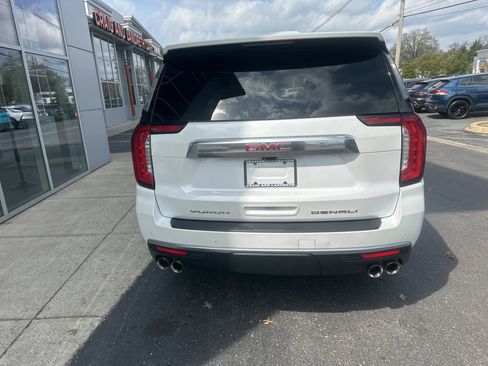 Used 2023 GMC Yukon XL Denali w/ Advanced Technology Package AWD/4WD image 6