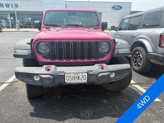 Used 2024 Jeep Gladiator Rubicon w/ Convenience Group AWD/4WD video 2