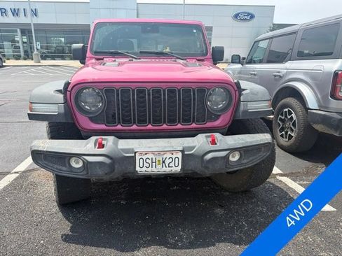 Used 2024 Jeep Gladiator Rubicon w/ Convenience Group AWD/4WD image 2