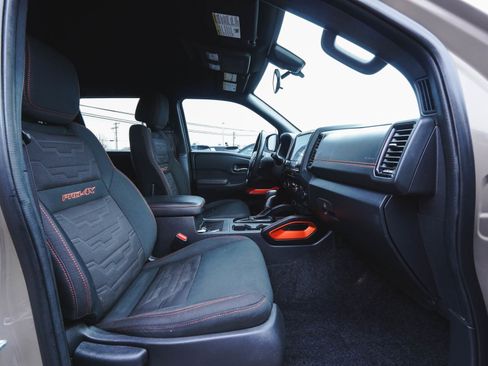 Used 2022 Nissan Frontier PRO-4X image 37