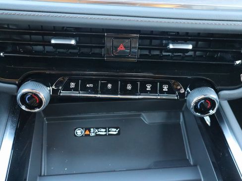 New 2026 Chevrolet Suburban High Country image 16