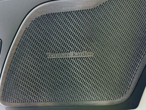 New 2026 Volvo XC60 T8 Ultra w/ Protection Package Premier image 18